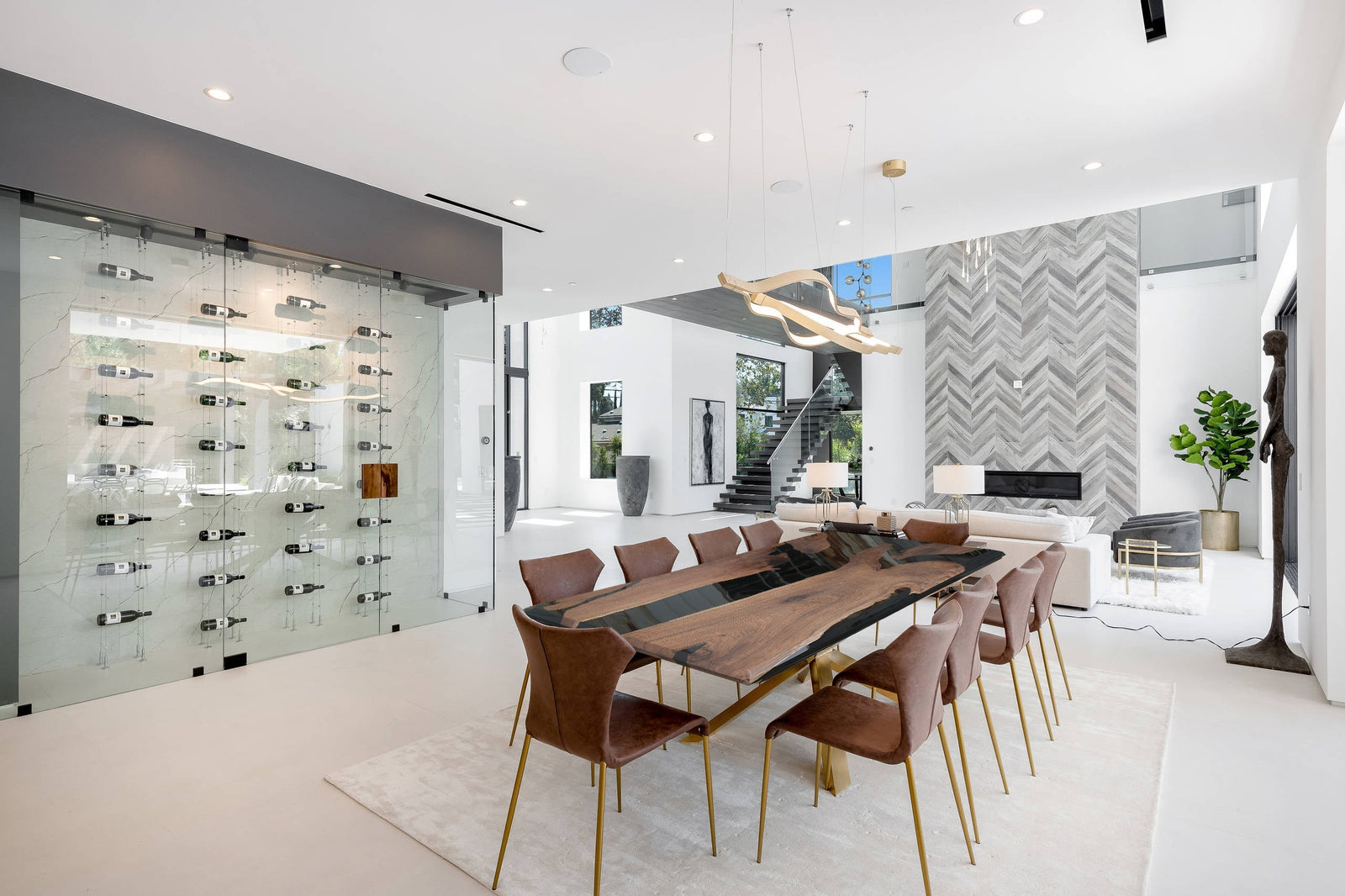 What Are the Benefits of Using Epoxy Resin for Furniture?