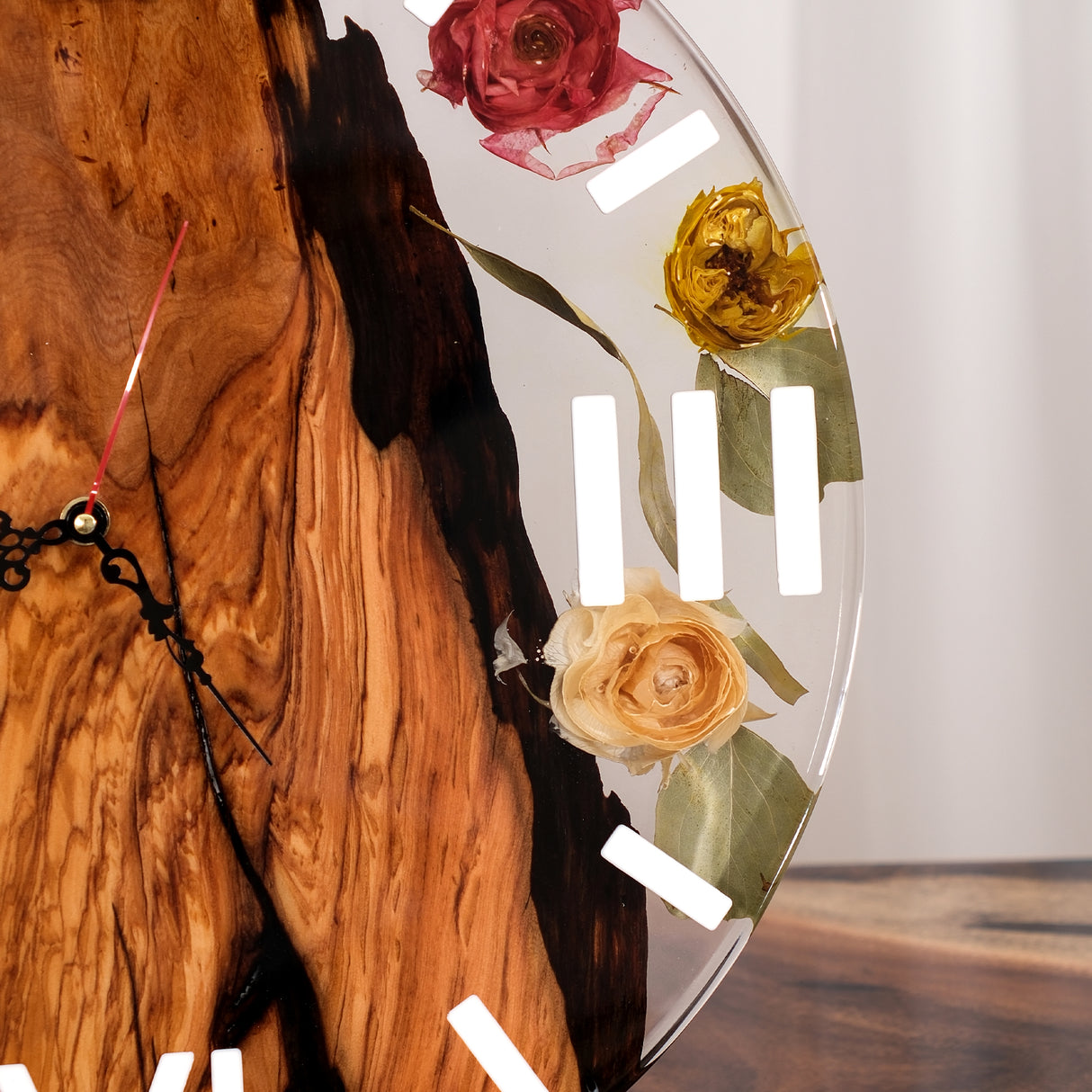 Elite Poplar Wood Dried Flower Epoxy Resin Wall Clock EWC-12 - 16''