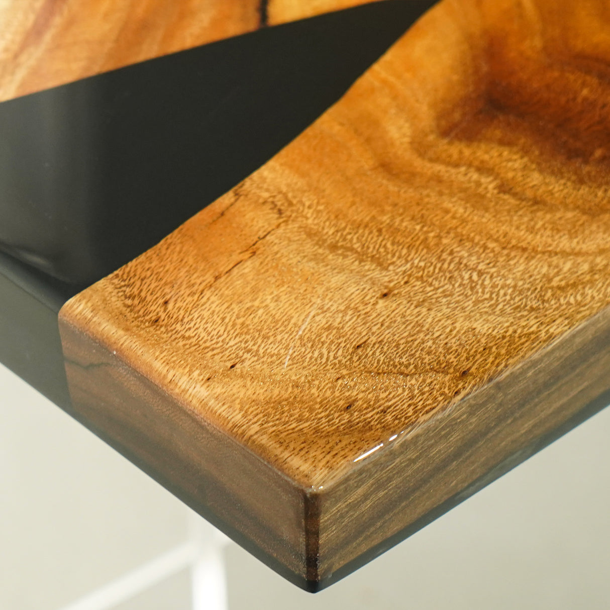 Elite Straight - Edge Walnut Dining Table with Pure Black Resin Inlay 96.06‘’L×48.03''W, EIT-03