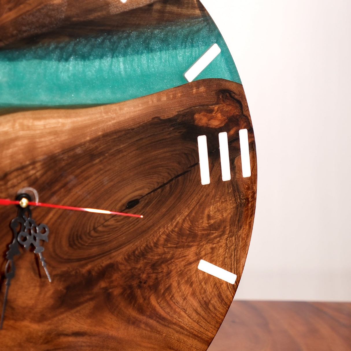 Elite Black Walnut Wood Green Epoxy Resin Wall Clock EWC - 06 - 16'' - Elitecustomtable