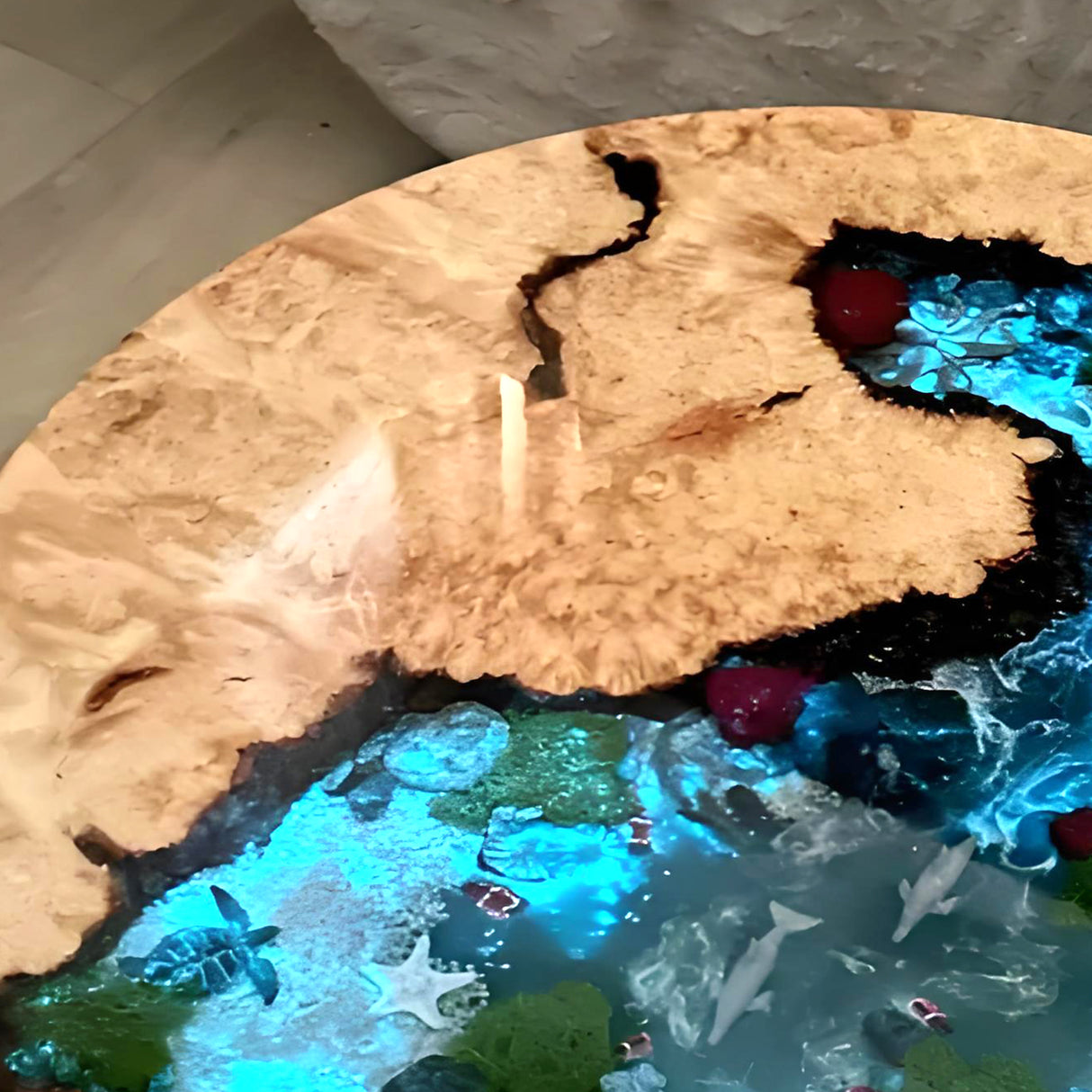 Elite Custom Poplar Wood and Blue Resin Ocean Round Table ECT-122