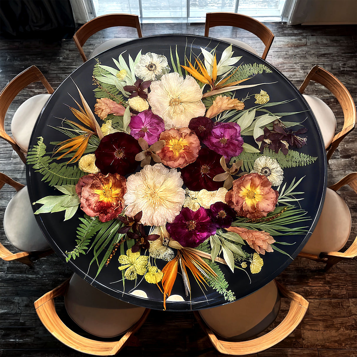 Elite Black Resin Coffee Round Table with Embeded Dried Flower  ECT-201
