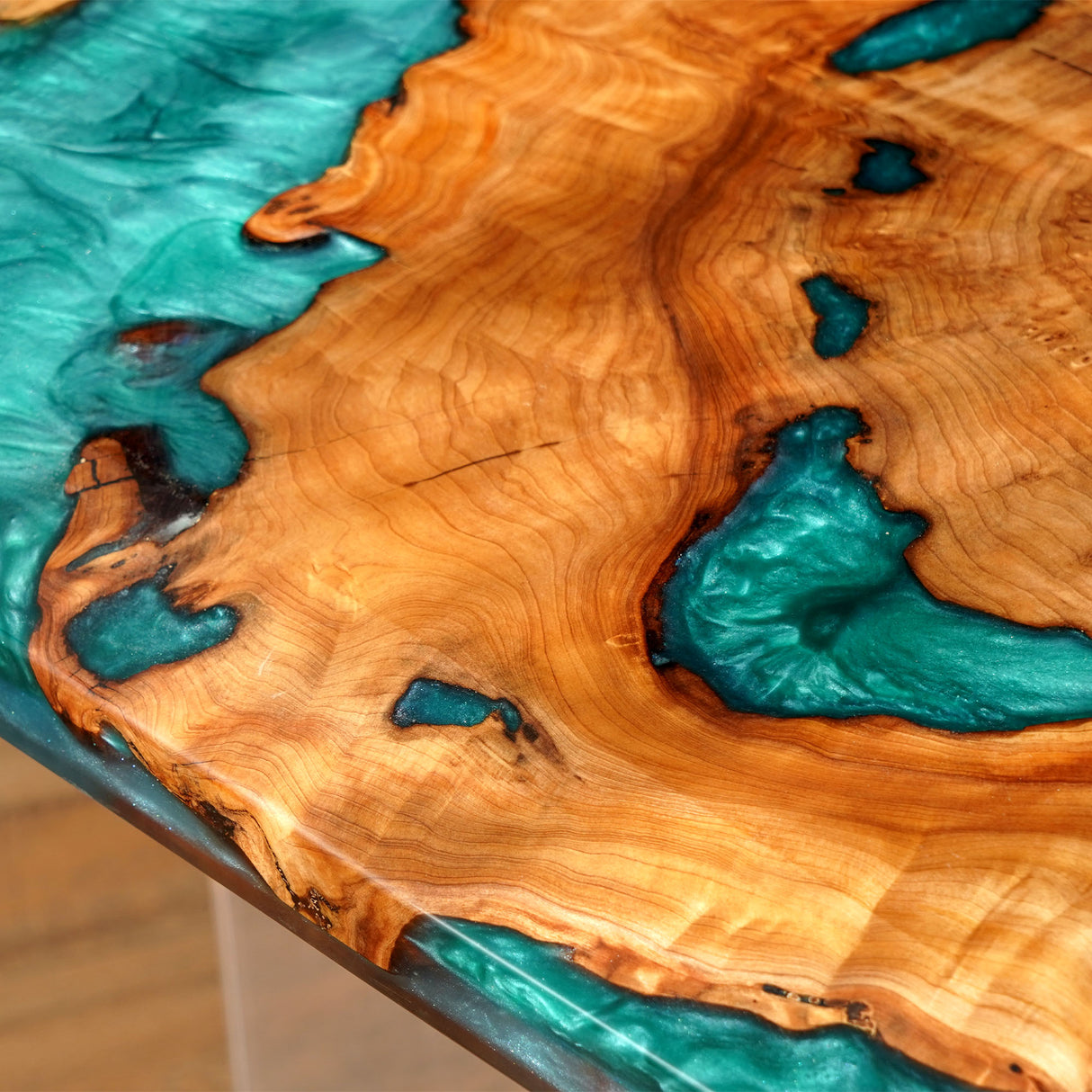 Elite Custom Cunninghamia Green Resin Wood Dining Table ECT-83