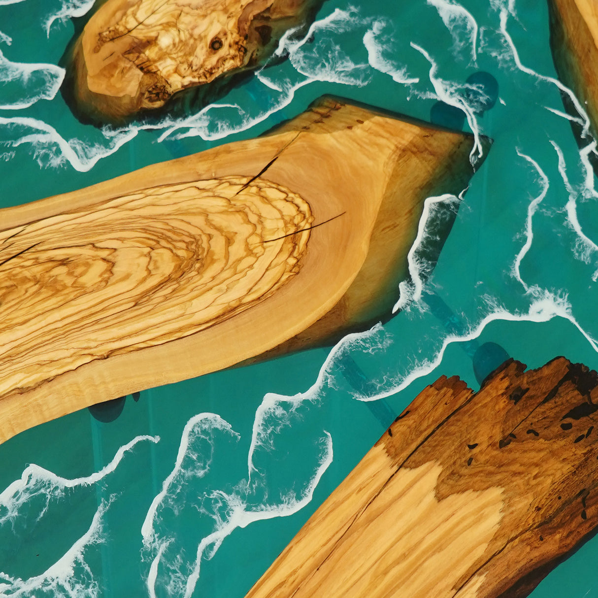 Custom-Ocean-_Inspired-Epoxy-Resin-Round-Table