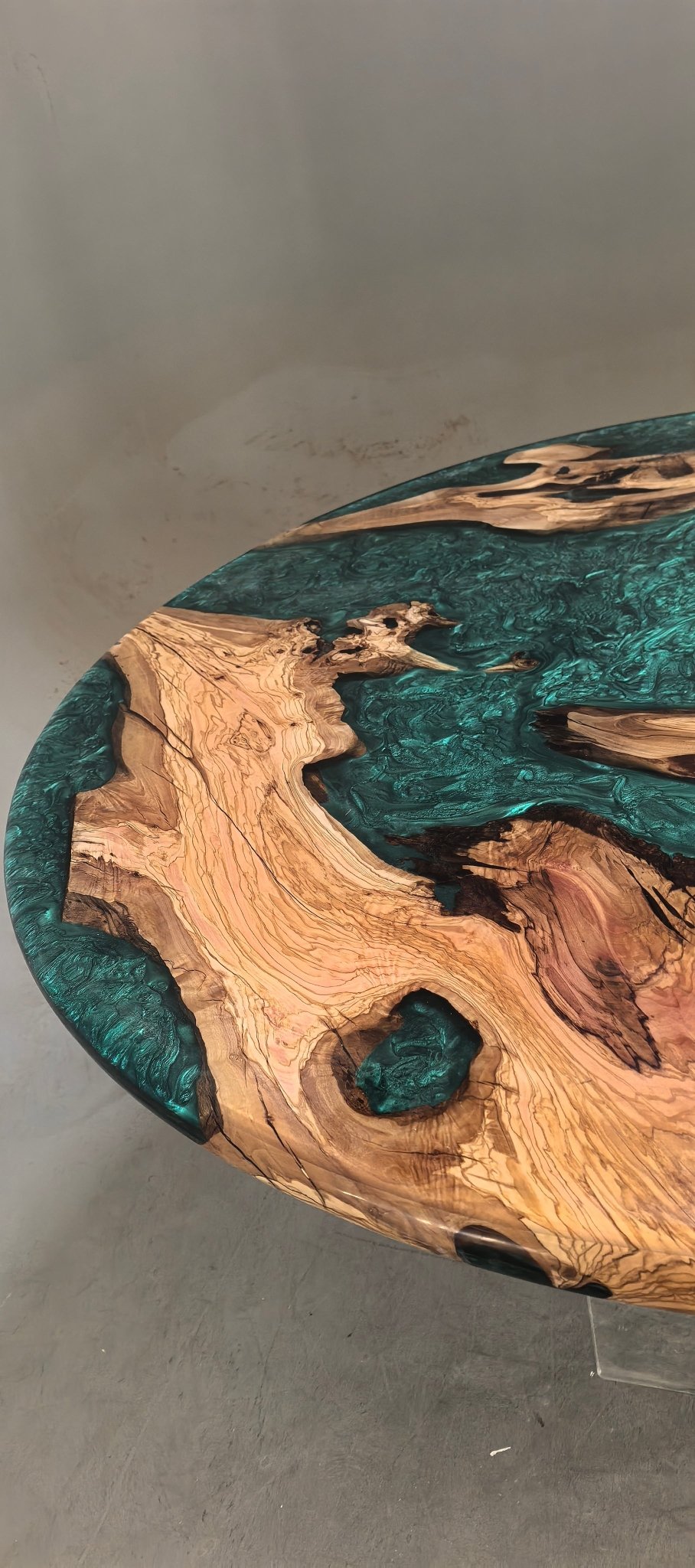 Elite Olive Wood Round Emerald Green Epoxy Dining Table – 70" Handcrafted Tabletop | In - Stock - Elitecustomtable
