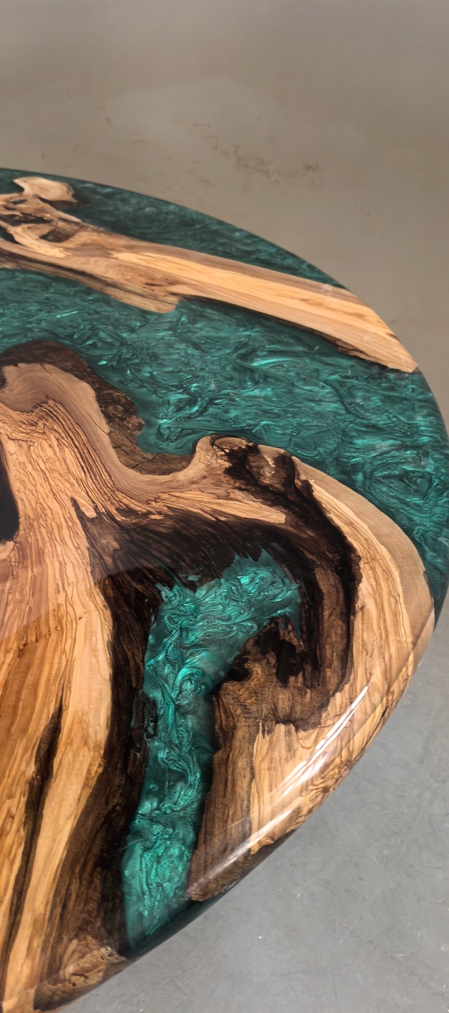 Elite Olive Wood Round Emerald Green Epoxy Dining Table – 70" Handcrafted Tabletop | In - Stock - Elitecustomtable